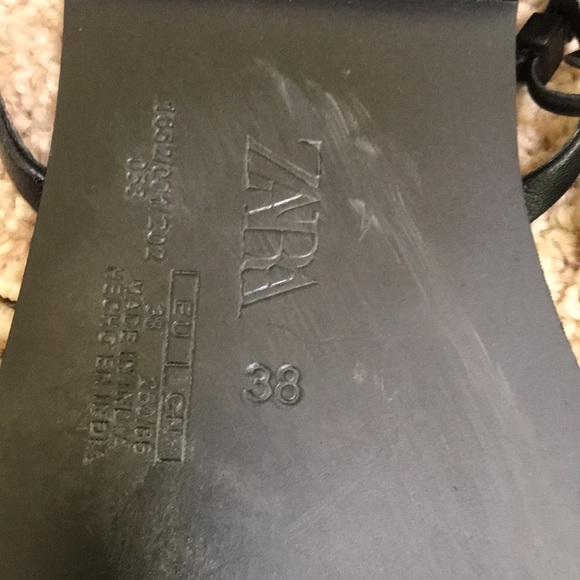 Zara SZ 38, black flat sandals with shells with ankle straps. - Picture 6 of 9